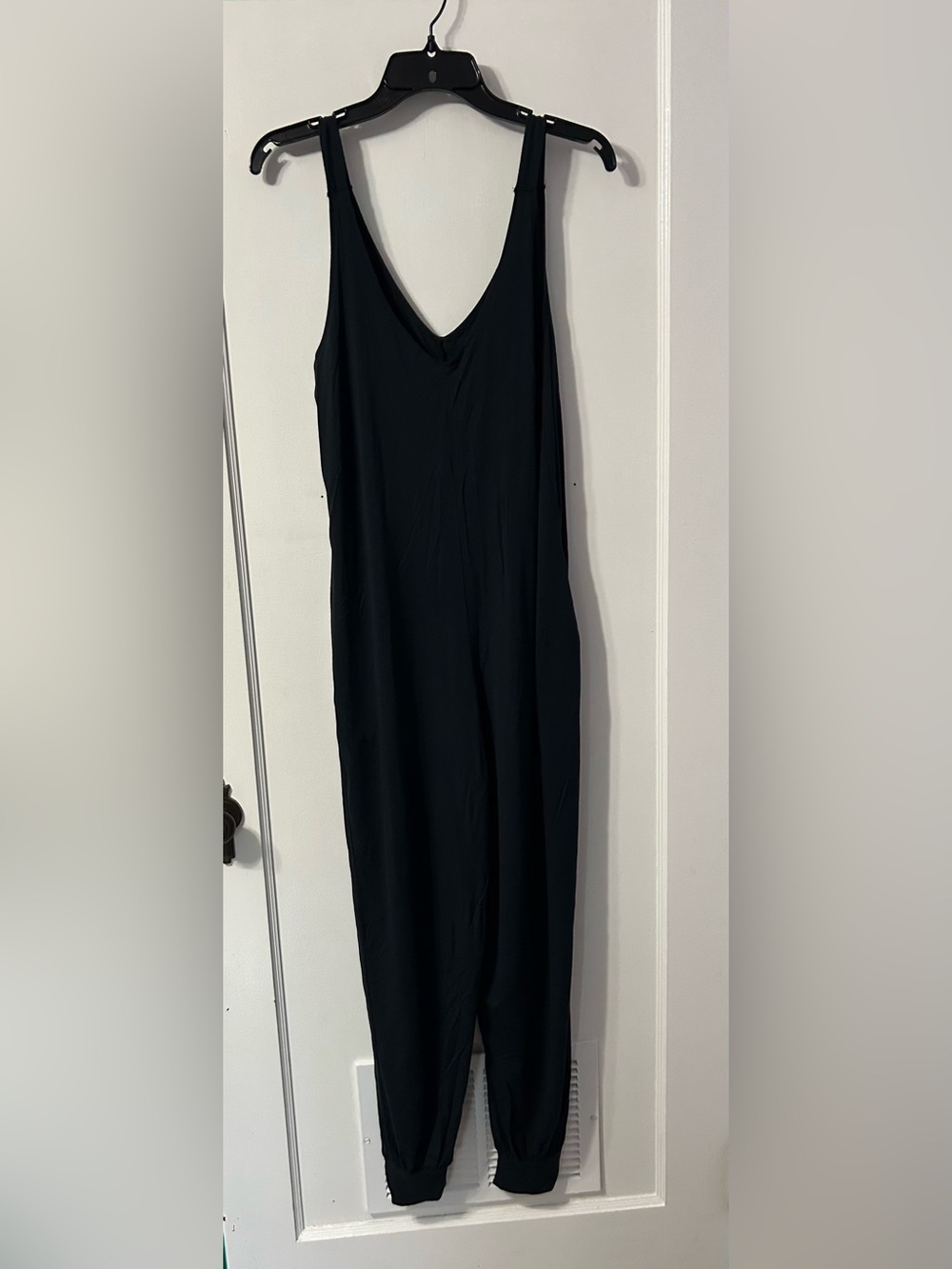 Lively Sleek Black Sleeveless Jumpsuit
